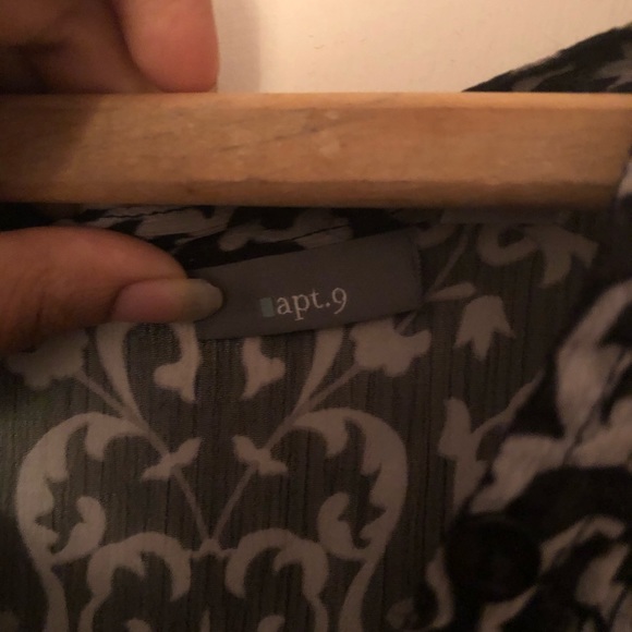 blouse - Picture 3 of 3